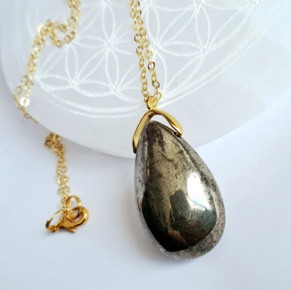 Pendentif goute en Pyrite A+