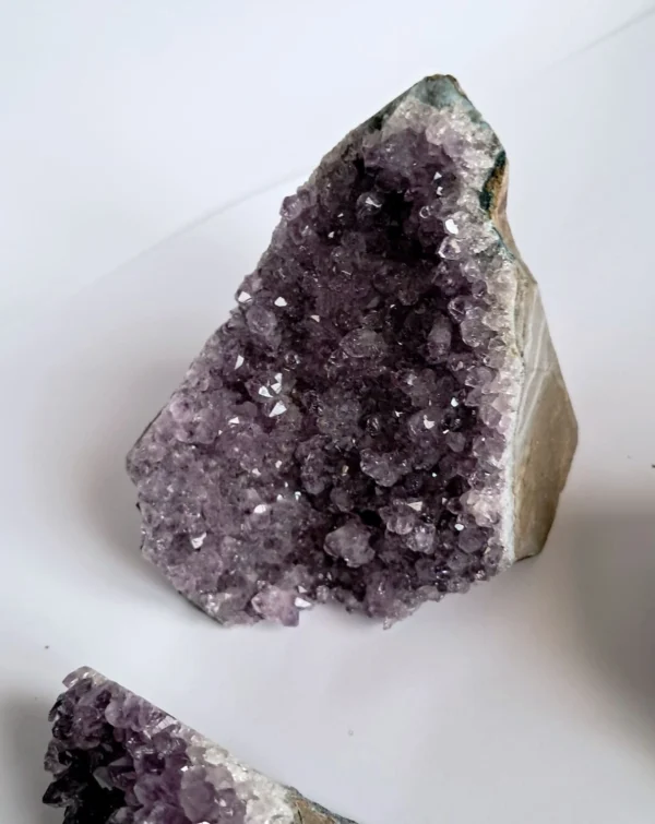 Géode d’améthyste AA, 247 Gr
