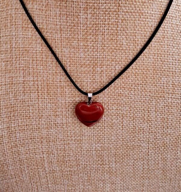 pendentif coeur en jaspe rouge – Image 2
