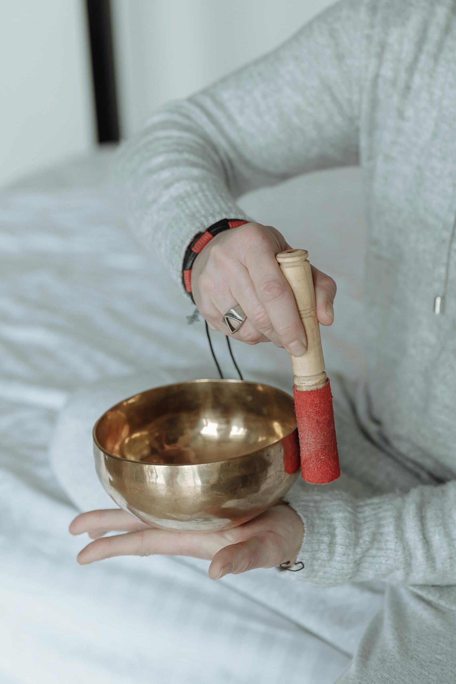rechargement des pierres naturelles avec le bol tibétain